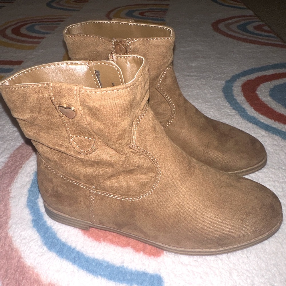 Girls boots size 13